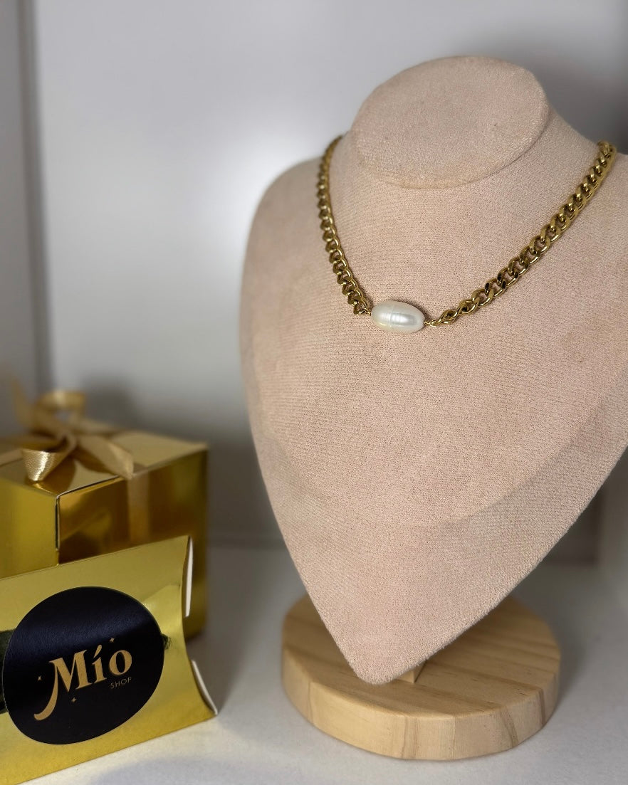 One Pearl Choker