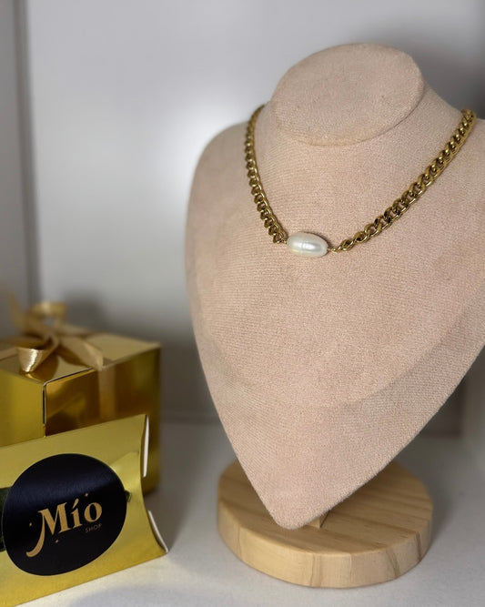 One Pearl Choker
